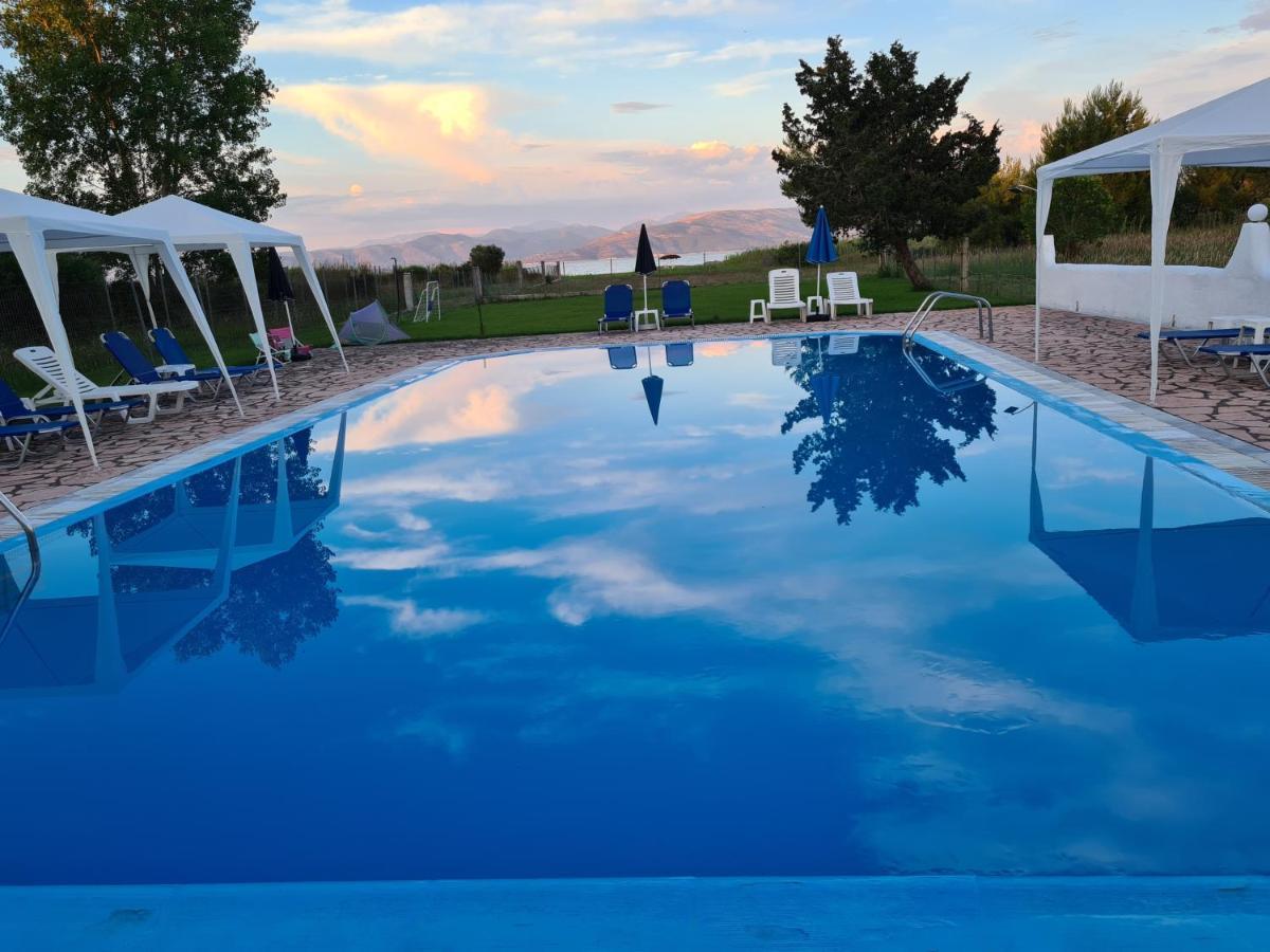 ليفكيمي Avra Beach Apartments المظهر الخارجي الصورة
